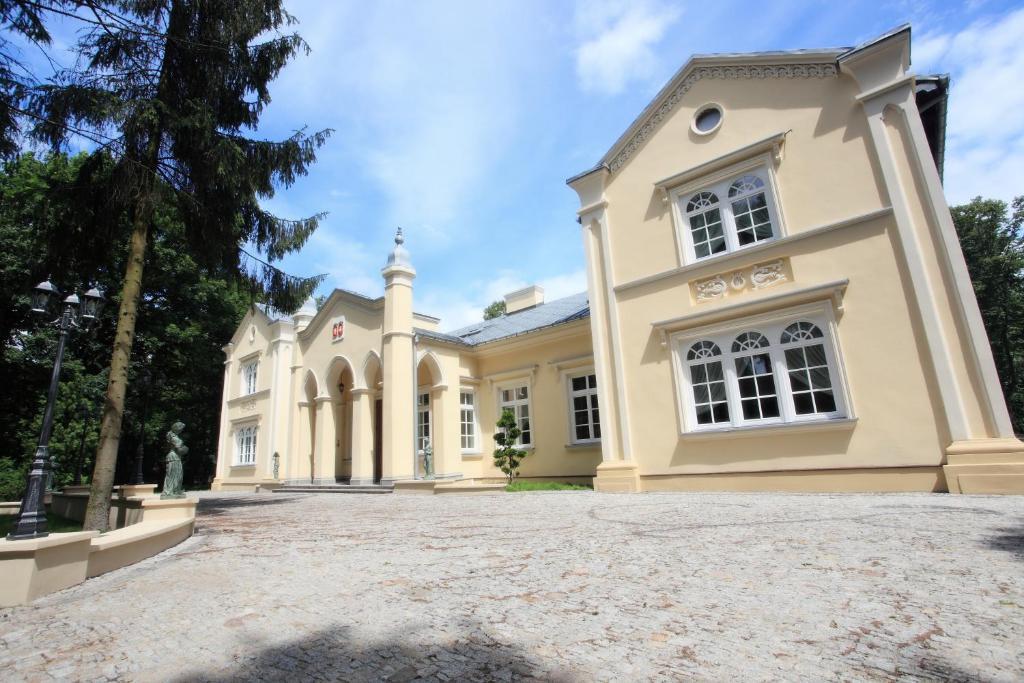 Hotel Dwor Sojki Bagian luar foto