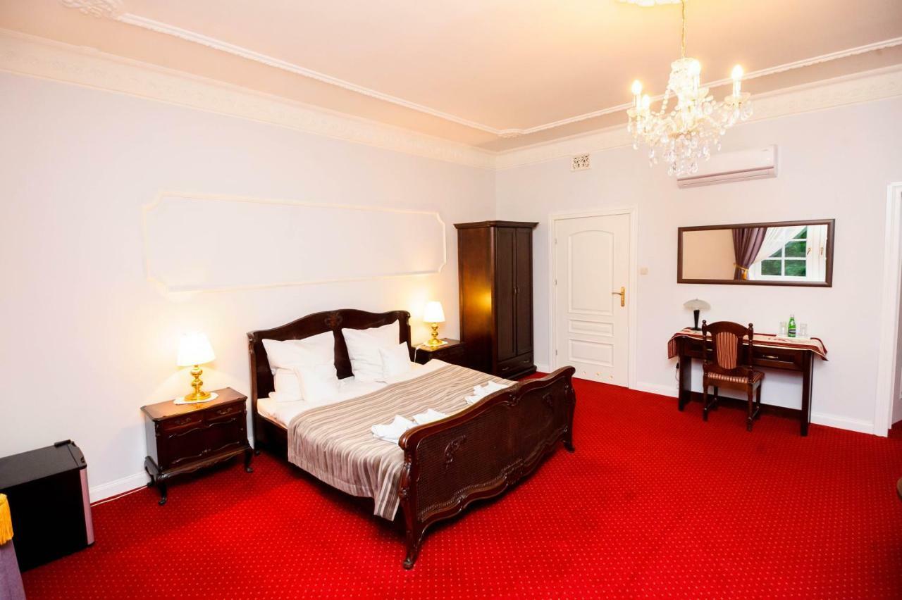Hotel Dwor Sojki Bagian luar foto