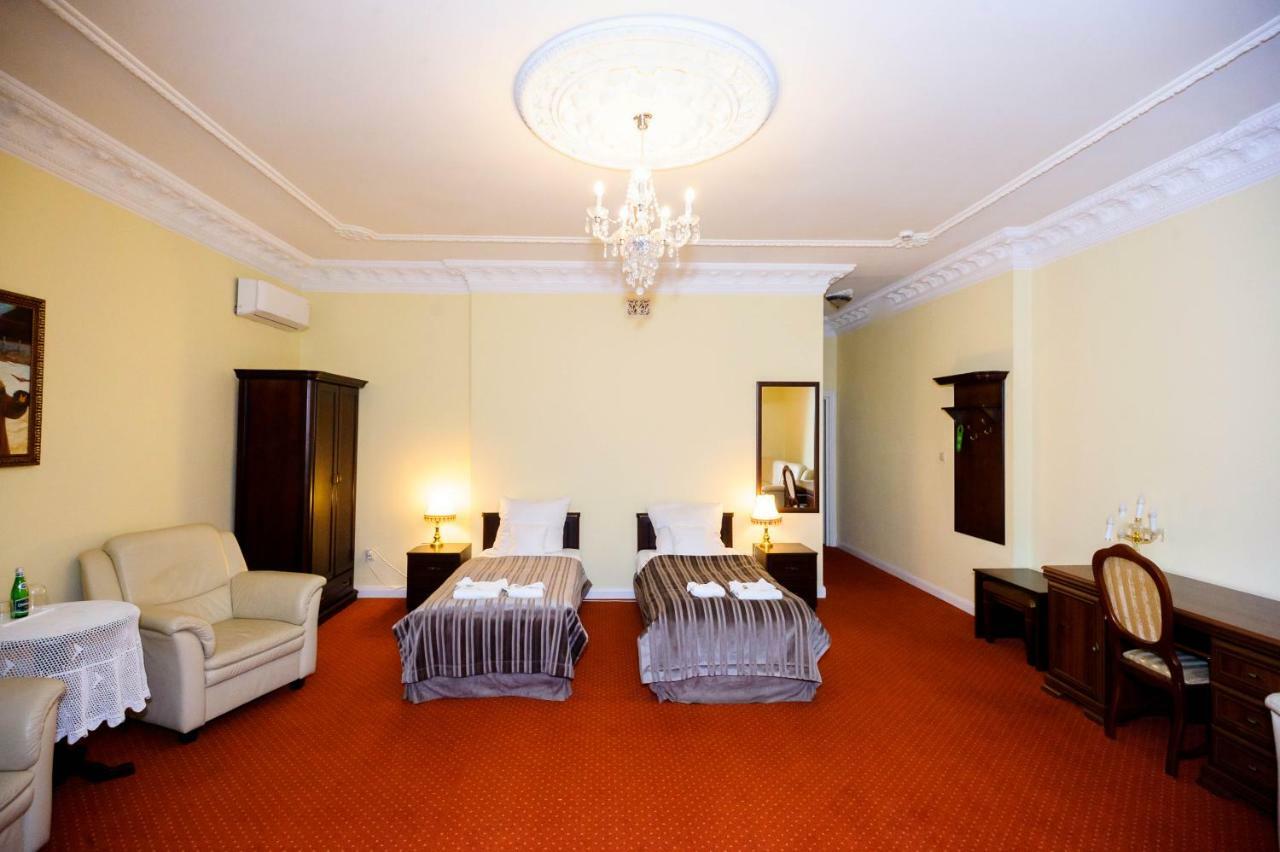 Hotel Dwor Sojki Bagian luar foto