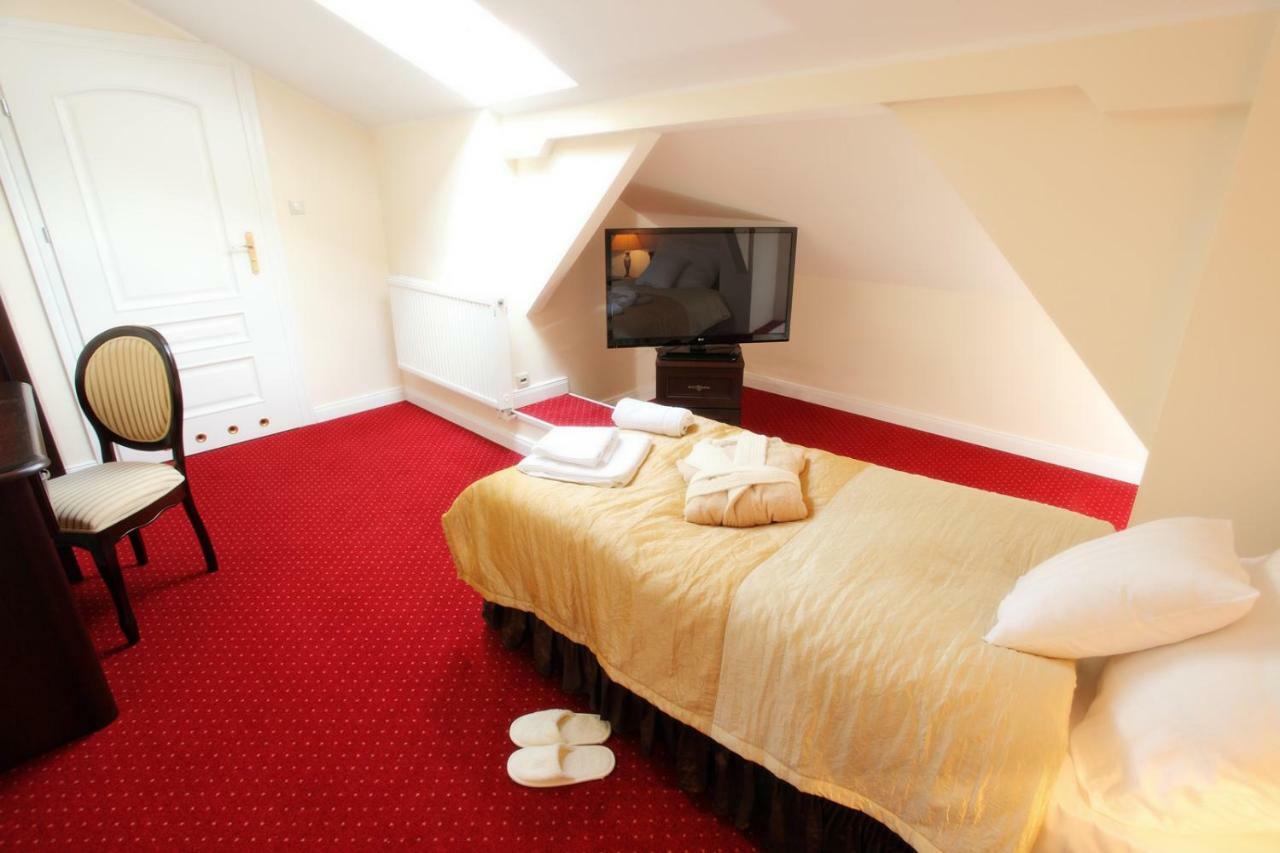 Hotel Dwor Sojki Bagian luar foto